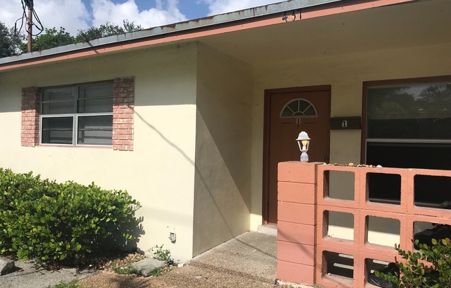 437 NW 9 AVE-COMM 8