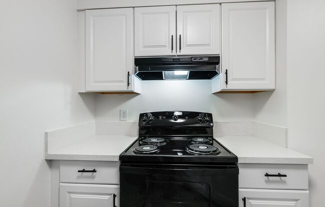 2 beds, 1 bath, 900 sqft, $1,600, Unit 44
