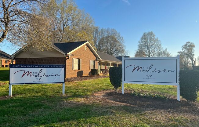 1 bed, 1 bath, 624 sqft, $975, Unit 906-906D Foxcroft