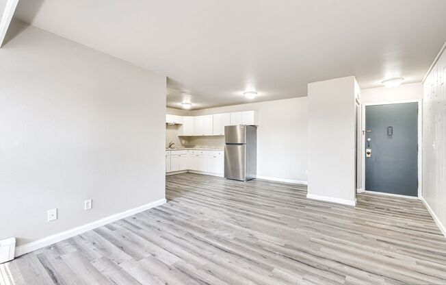 2 beds, 1 bath, 850 sqft, $1,099, Unit 279-107