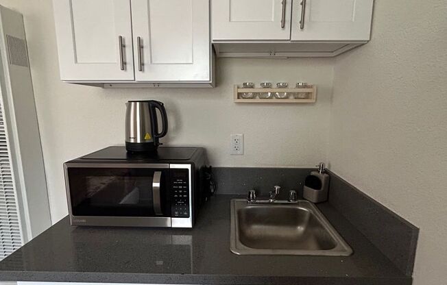 Studio, , 129 sqft, $845, Unit 821-10