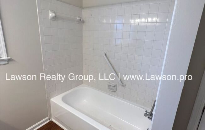 2 beds, 1.5 baths, 900 sqft, $1,295, Unit Richelieu A-3