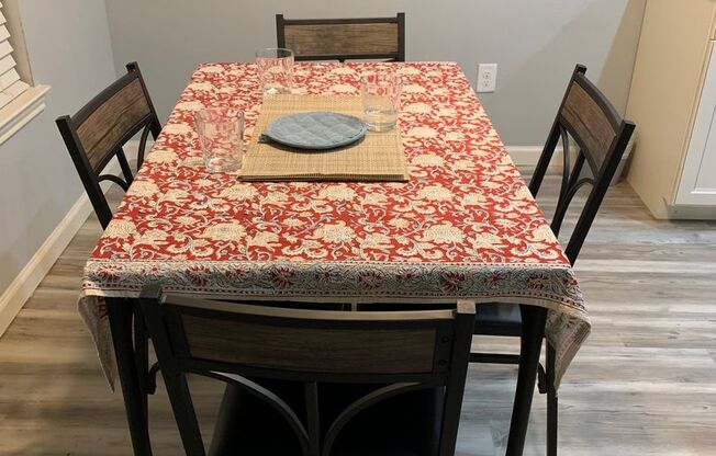 2 beds, 2.5 baths, $2,300, Unit # 213