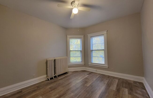 1 bed, 1 bath, $1,050, Unit 6