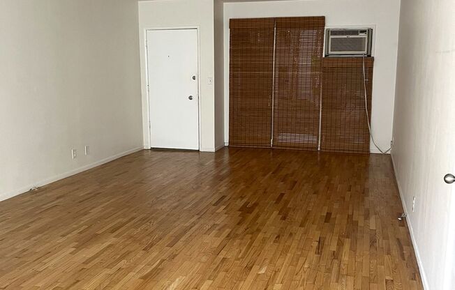 1 bed, 1 bath, $2,295, Unit 11