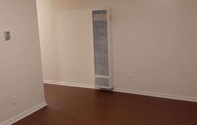 1 bed, 1 bath, $2,096, Unit 119