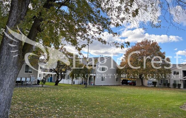 Two Bedroom Upstairs Unit in The Vineyards *$200.00 Off 2nd Month Rent**