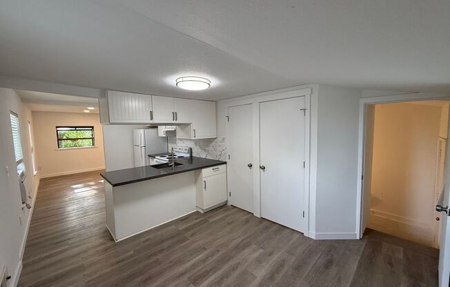 Spacious 3BR + Loft | 2.5BA | Large Yard | West Seattle Living