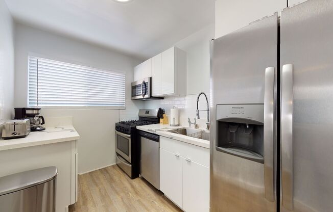 Runyon Canyon Properties, LLC (1641 N. Poinsettia Place)
