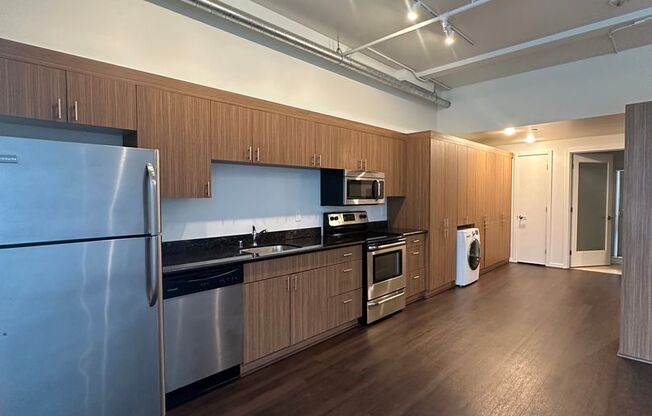 Studio, 1 bath, 625 sqft, $1,999, Unit T152