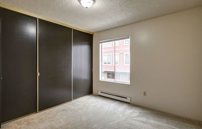 2 beds, 1 bath, $1,495, Unit 305