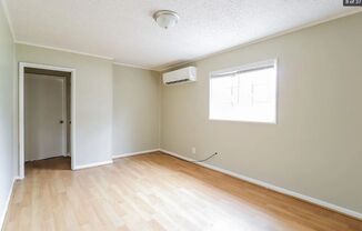 3 beds, 1 bath, $1,000