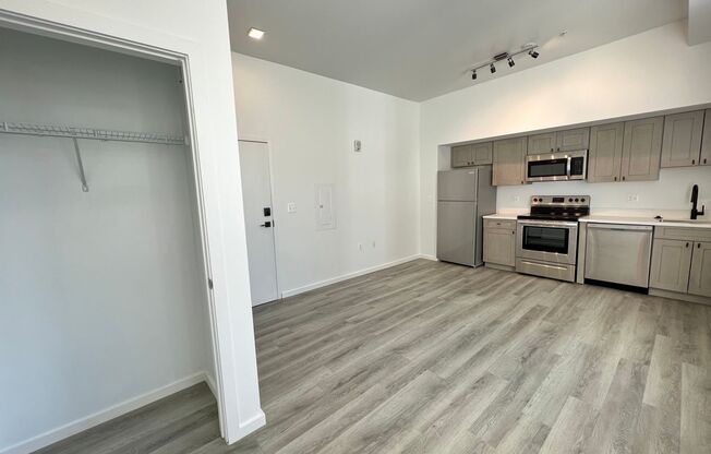 1 bed, 1 bath, 545 sqft, $1,585, Unit 305