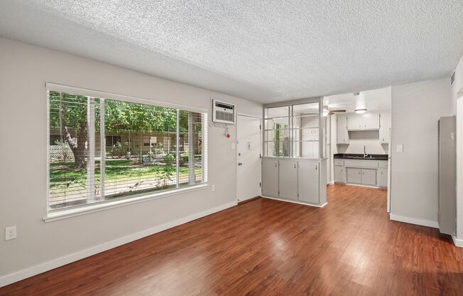 2 beds, 1 bath, 850 sqft, $1,600, Unit 4552