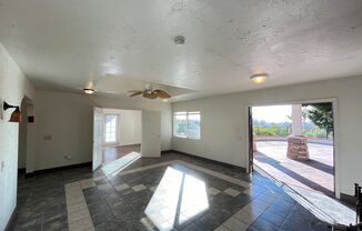 2 beds, 2 baths, $2,495, Unit 831 Mason Rd - M