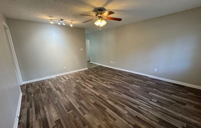 3 beds, 1 bath, $1,595