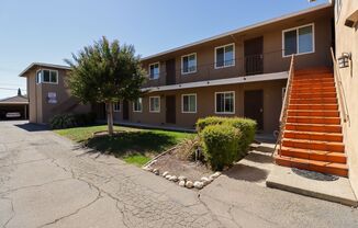 SPACIOUS 1 BEDROOM, 1 BATHROOM IN EXCELLENT SANTA CLARA LOCATION. UPSTAIRS UNIT. HARDWOOD FLOORS. MUST SEE!!!