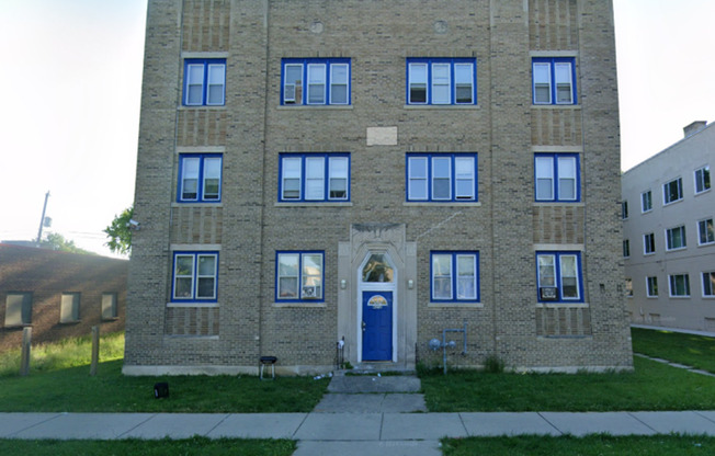 Teutonia Apartments