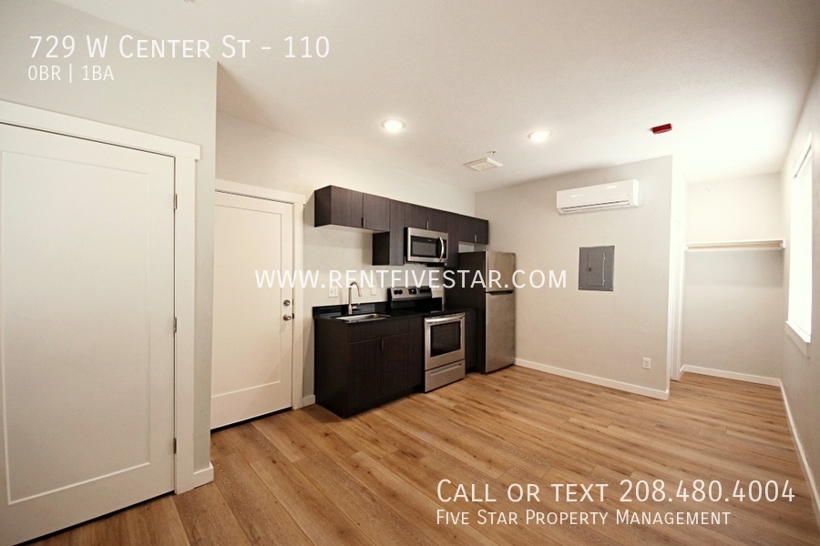 729 W CTR