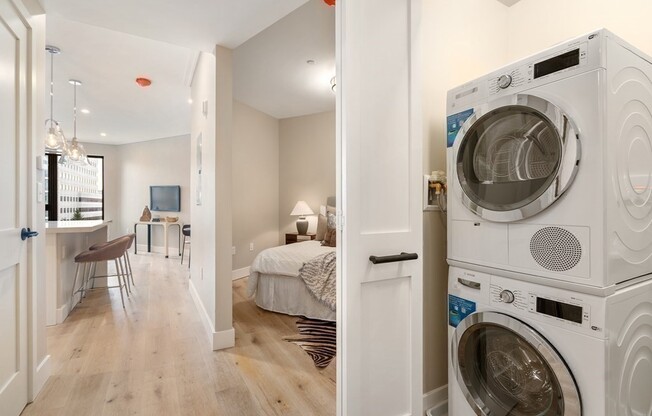 1 bed, 1 bath, 641 sqft, $2,900, Unit 215