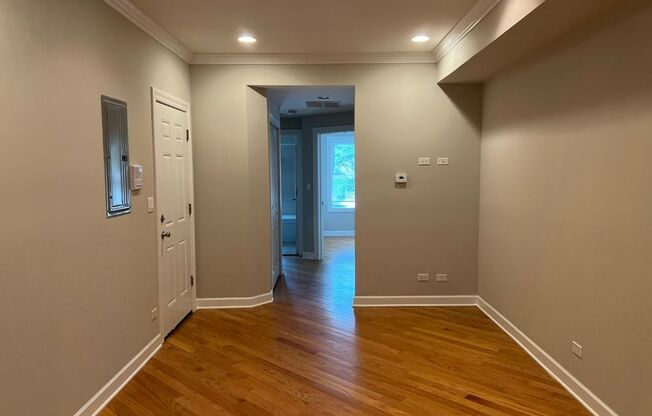 2120 W Arthur