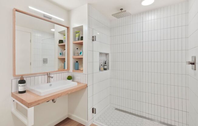 Studio, 1 bath, $2,595, Unit 809