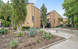 Stylish Pasadena Townhome: 2 Bedrooms, Updated Amenities, and Central A/C