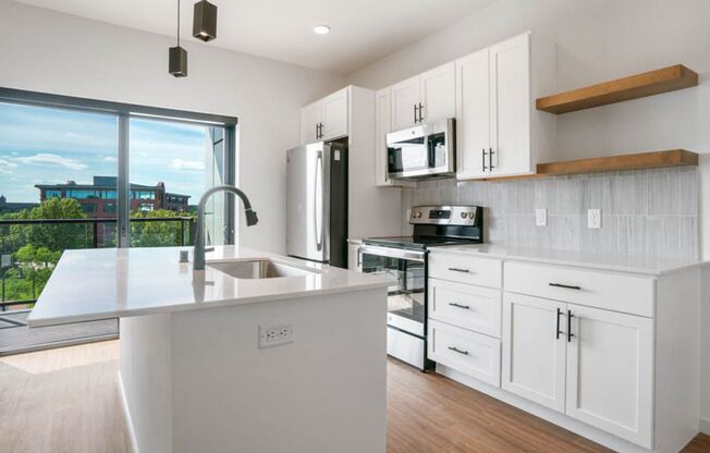 2 beds, 2 baths, 966 sqft, $2,900, Unit 518