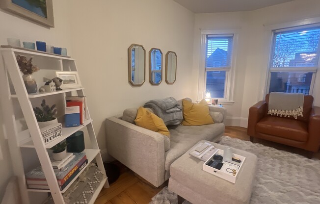 9 BELMONT SQ
