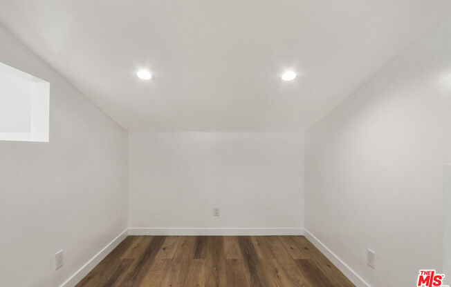 2 beds, 1.5 baths, 798 sqft, $3,899, Unit 607