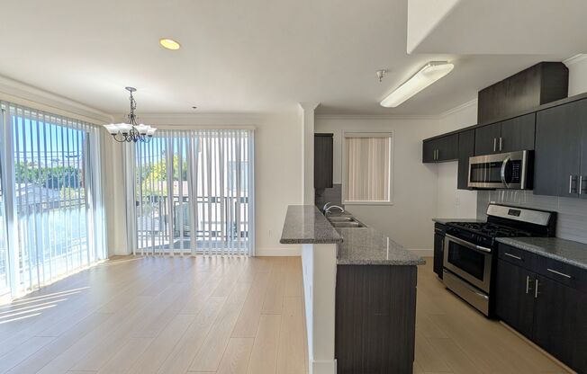 6851 LAUREL CYN BLVD