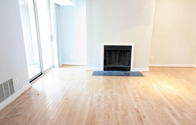 1 bed, 1 bath, $2,295, Unit APARTMENT #S 1114