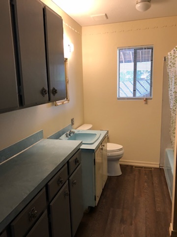 3 beds, 2 baths, 900 sqft, $2,075, Unit 803