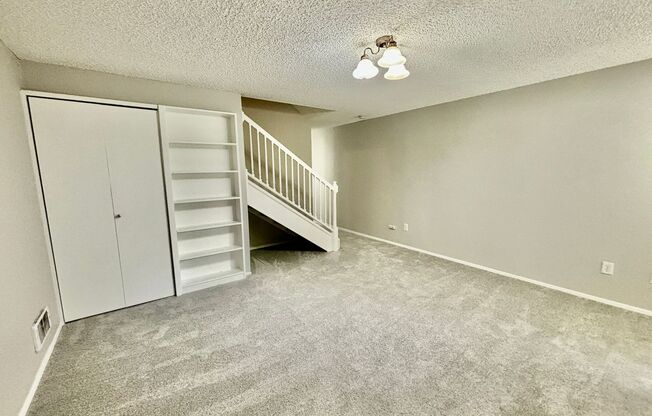 2 beds, 1.5 baths, $1,950, Unit APARTMENT C8