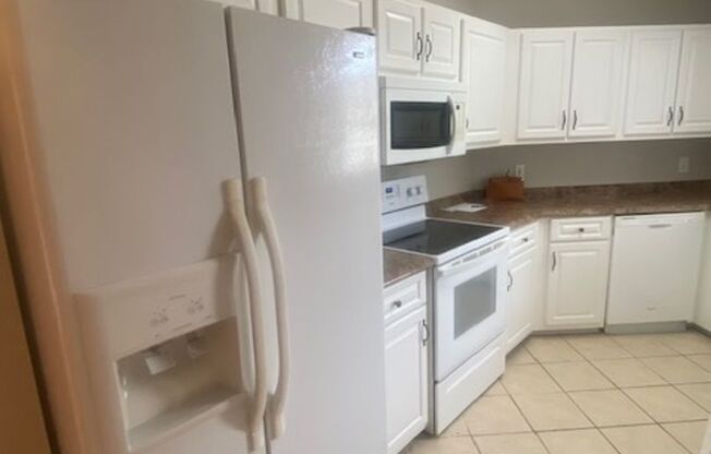 2 beds, 2 baths, $1,600