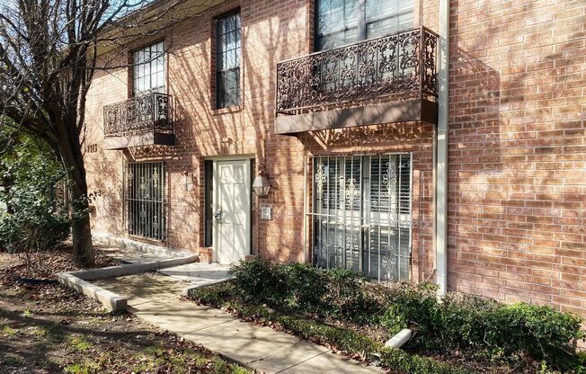 2 BD/1.5 BATH MOVE IN NOVEMBER MINUTES FROM MCNAY ART MUSEUM!