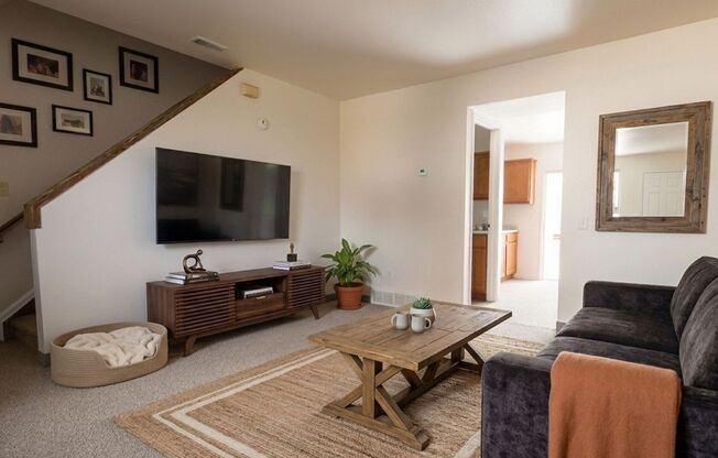 2 beds, 1.5 baths, 1,200 sqft, $1,295, Unit 1420-01