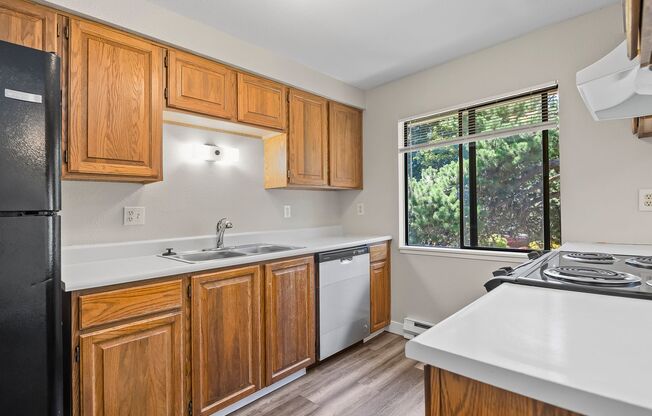 2 beds, 1.5 baths, 960 sqft, $1,395, Unit 12