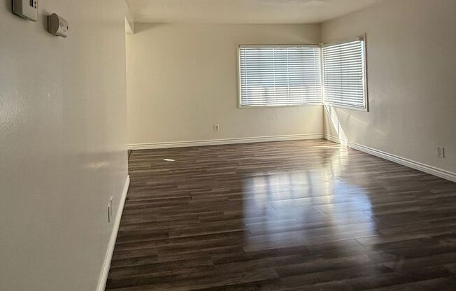 2 beds, 1 bath, $2,250, Unit 3