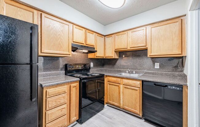 3 beds, 2 baths, 1,017 sqft, $1,395, Unit J129