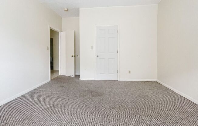 3 beds, 1 bath, $1,150