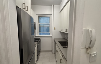 217 E 66 ST