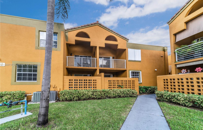 9705 FONTAINEBLEAU BLVD