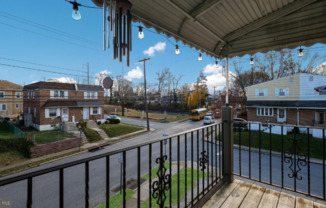 300 W ASHLAND AVE