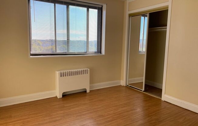 1 bed, 1 bath, 475 sqft, $975, Unit 1203