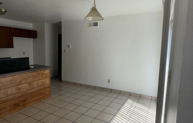 2 beds, 1 bath, 900 sqft, $1,775