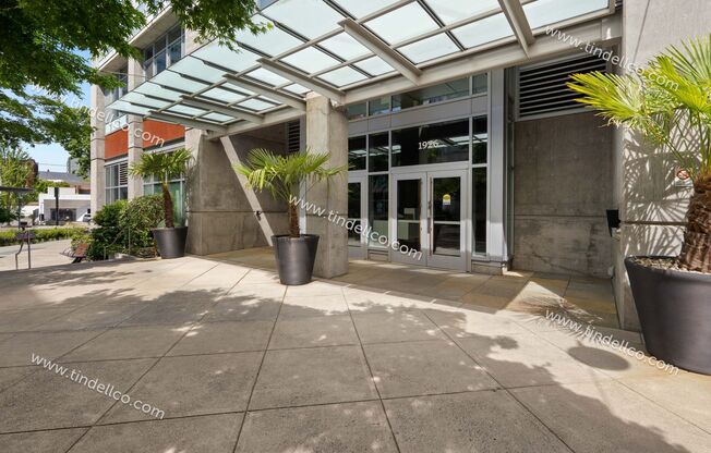 2 beds, 2 baths, $3,300