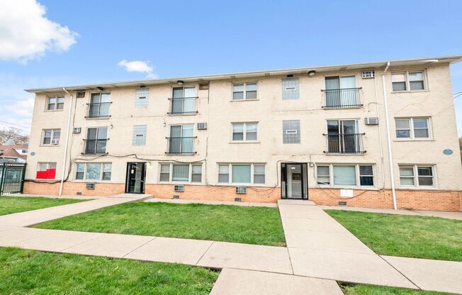 3737-3739 W 63rd (West Lawn)