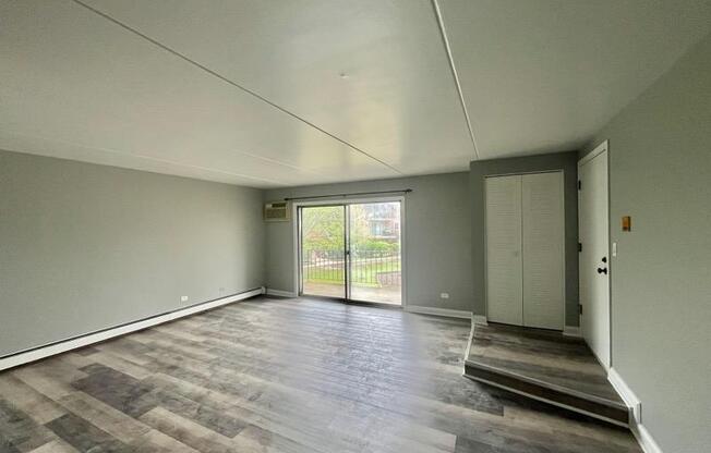 2516 WATERBURY DR