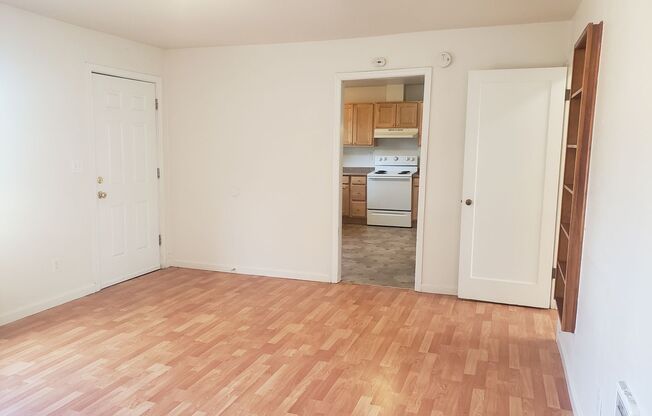 3 beds, 1 bath, $2,095